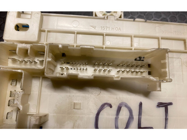 Блок предохранителей MN108320, 0124 Mitsubishi Colt