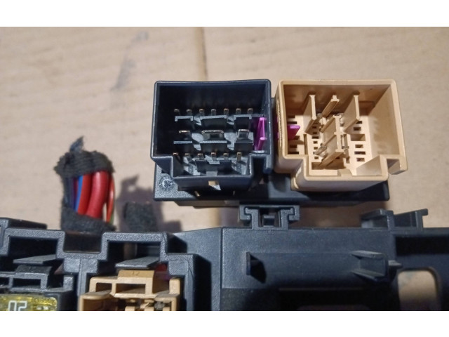 Блок предохранителей  4f0971845   Audi A6 S6 C6 4F    