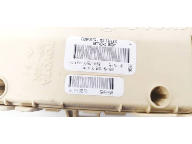 Блок предохранителей 892210F010, 89221-0F010 Toyota Corolla Verso AR10