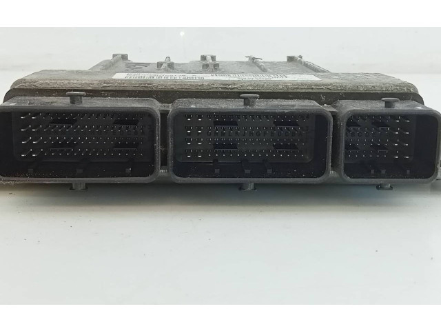 Блок управления двигателя 237104145R, E2-A1-13-3 Dacia Lodgy