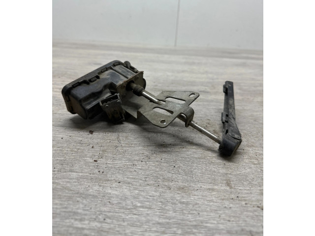 Моторчик стеклоочистителя 0390206949    Saab 9-5