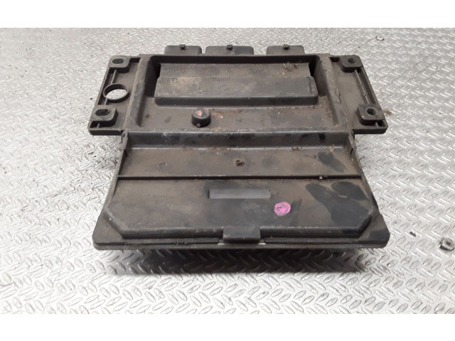 Řídící jednotka 391024X520 KIA Carnival 2001