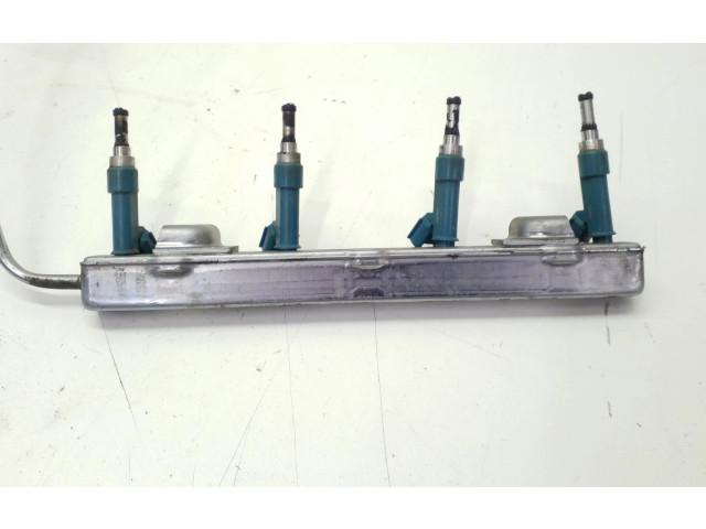 Vstřikovací lišta 2325037021 Toyota Prius+ (ZVW40)