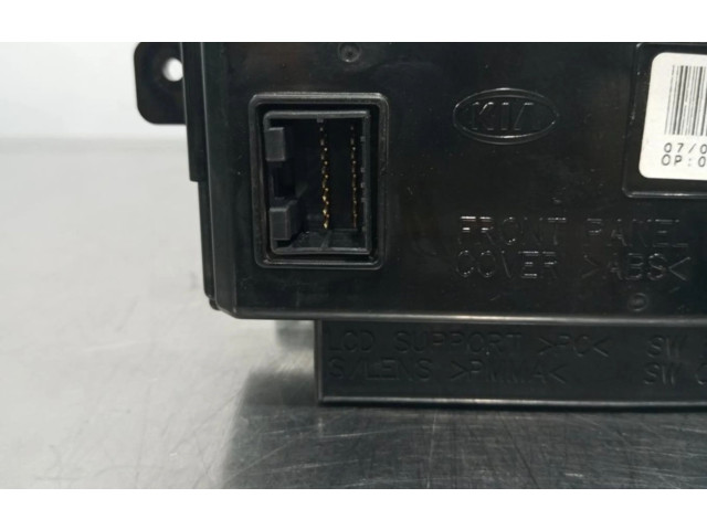 Дисплей    957101H100   KIA Ceed