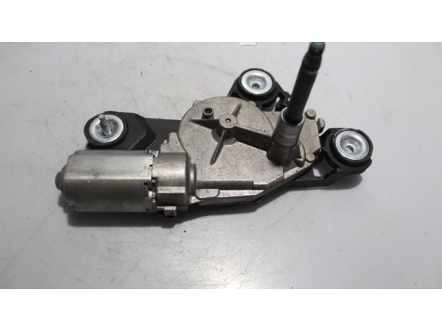 Моторчик заднего дворника 0390201875    Ford Focus