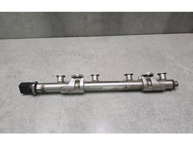 Топливная рампа 04E133320D   Audi A3 S3 8V  