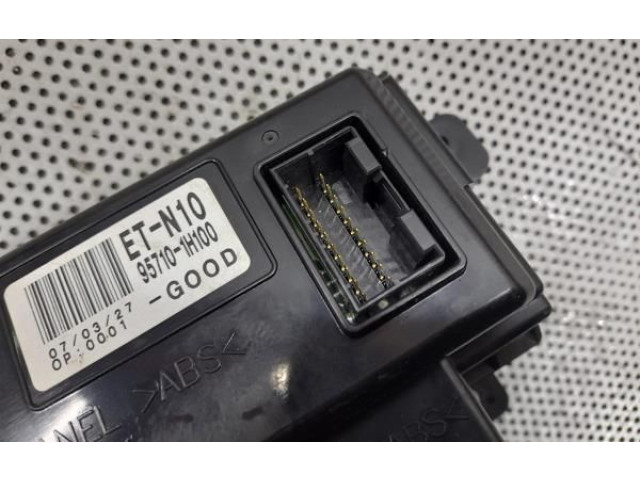 Дисплей    95710-1H100   KIA Ceed