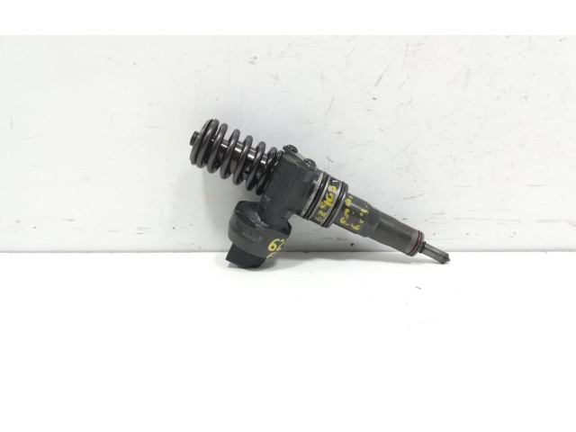 Форсунка 038130073AG    Skoda Fabia Mk2 (5J)   