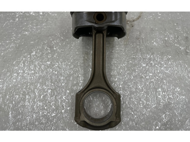 Píst Mercedes-Benz CLS AMG C219