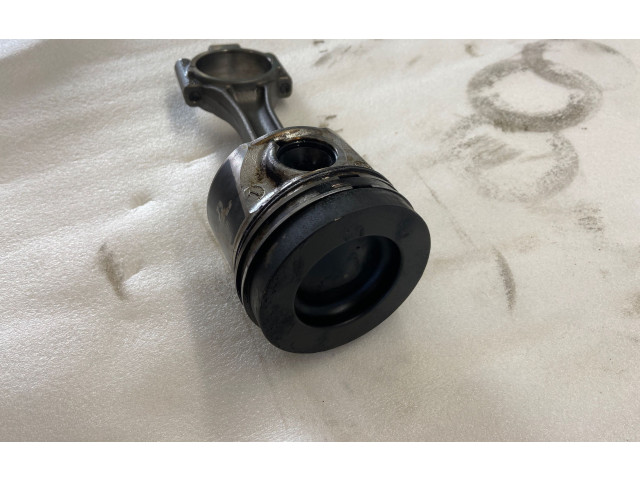 Píst 79l98 Volkswagen Caddy