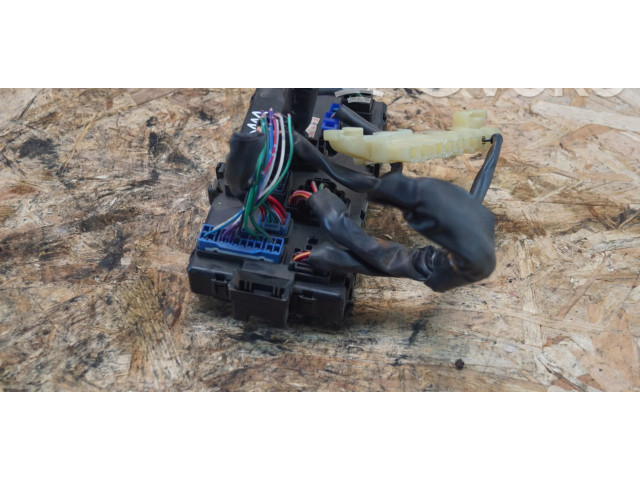 Блок предохранителей Daihatsu Terios