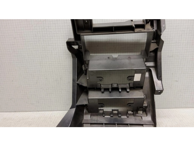 Другая деталь панели