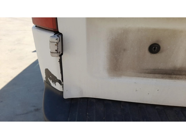 Задняя дверь