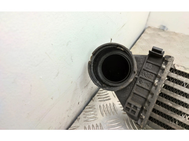 Радиатор интеркулера A1695000000 Mercedes-Benz A W169