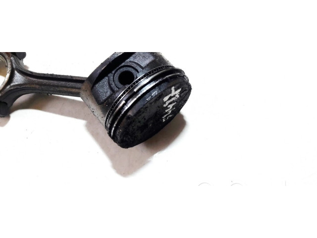 Поршень с шатуном Nissan Micra для бензинового двигателя 1.0