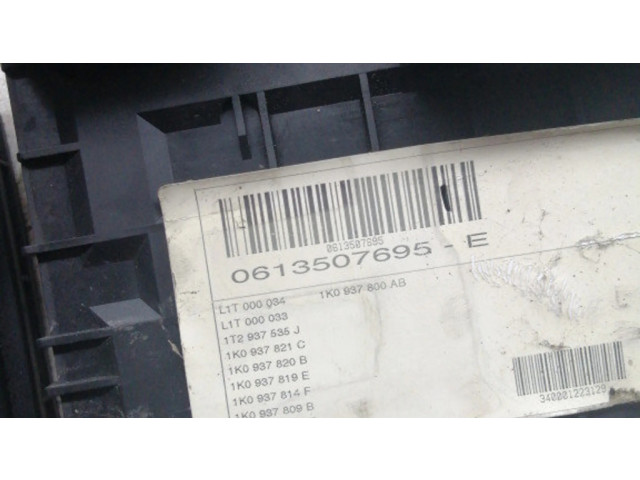 Блок предохранителей  1K0937132F, 1K0937800AB   Volkswagen Touran I    