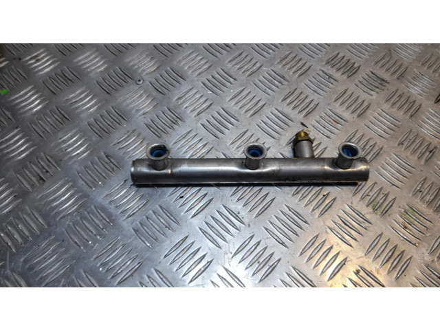 Топливная рампа 06E130090F   Audi A4 S4 B8 8K 2.0 