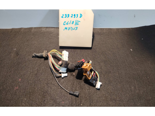 Блок предохранителей  1319, 233293D   Renault Clio III    