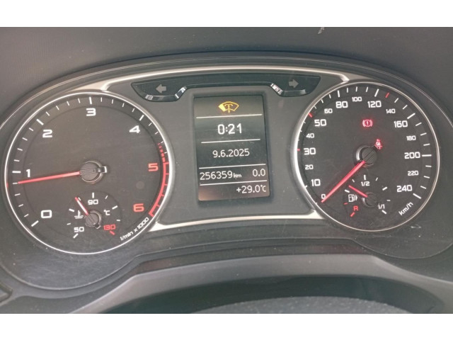 Панель приборов Audi A1