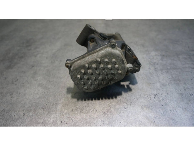 Масляный насос D5204T2 31325357AA Volvo S60