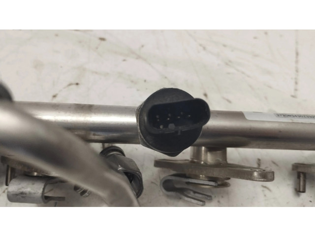 Vstřikovací lišta A2700780645 Mercedes-Benz C AMG W205 pro benzínový motor 4.0