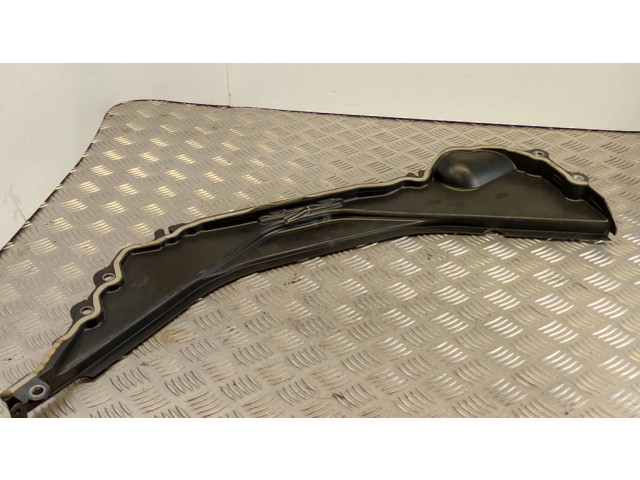 Другая деталь отсека двигателя