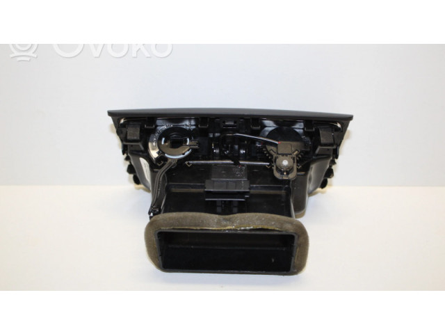 Задняя воздушная решётка