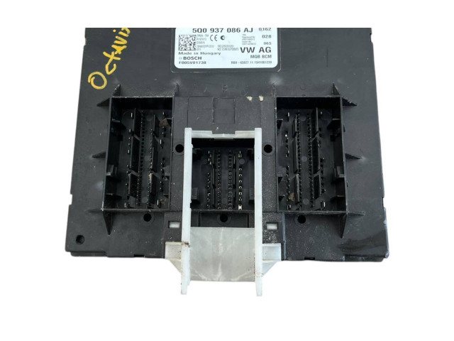 Блок комфорта 5Q0937086AJ, F005V01738 Skoda Octavia Mk3 (5E)