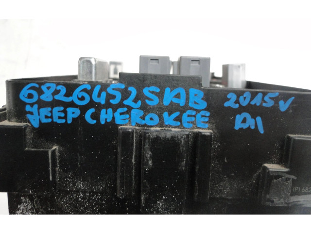 Блок предохранителей 68264525AB Jeep Cherokee