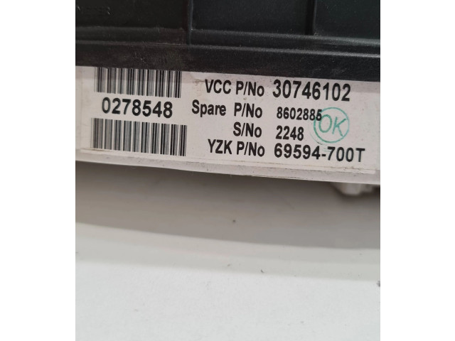 Панель приборов 30746102, 8602885 Volvo V70