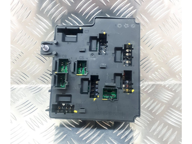 Блок предохранителей  31473770   Volvo XC90    