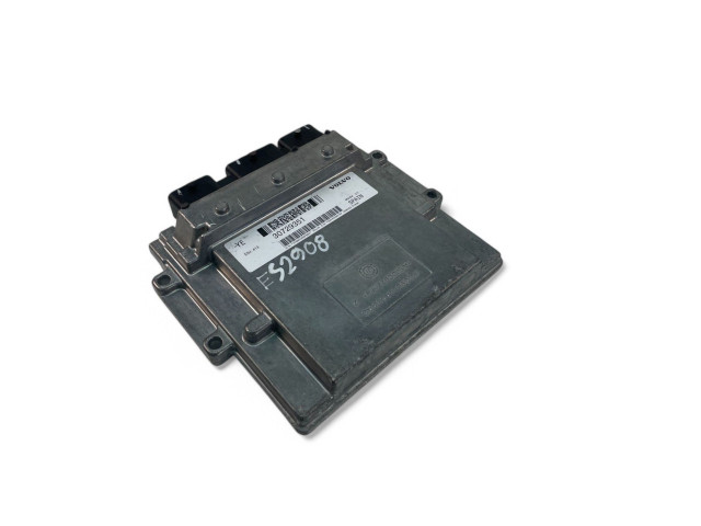 Блок управления двигателем Блок управления 30729351   Volvo V70