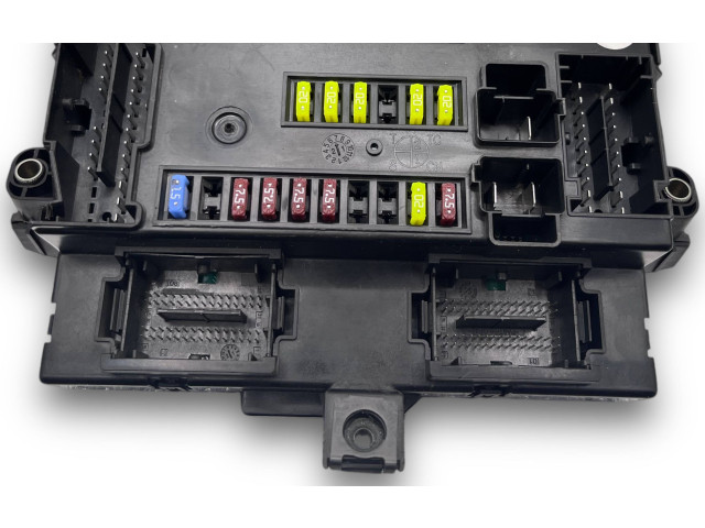 Блок предохранителей 52204233 Jeep Wrangler