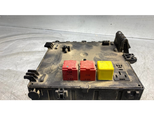 Блок предохранителей 1312548, 044558   Opel Vectra C    