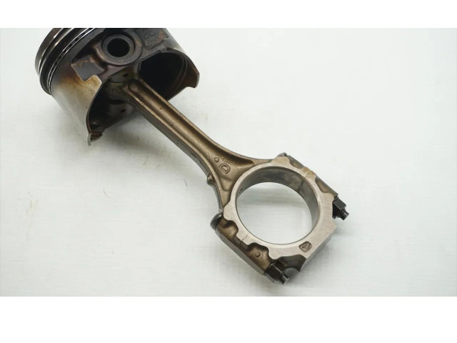 Поршень с шатуном Mitsubishi Galant