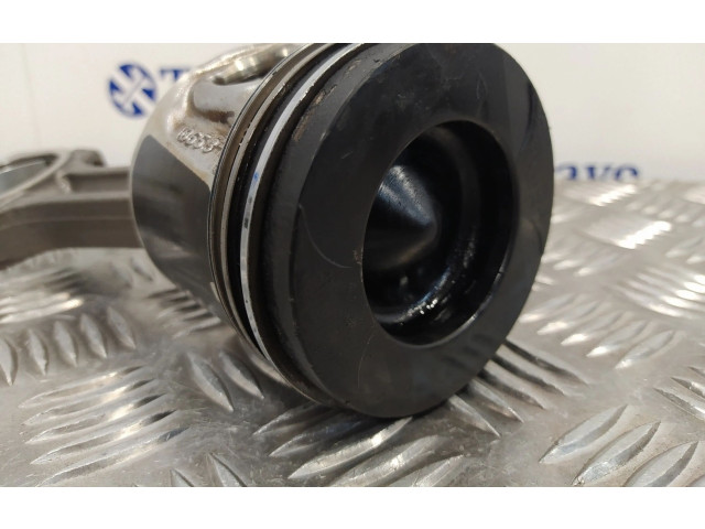 Píst 10653   Nissan Qashqai    M9R 