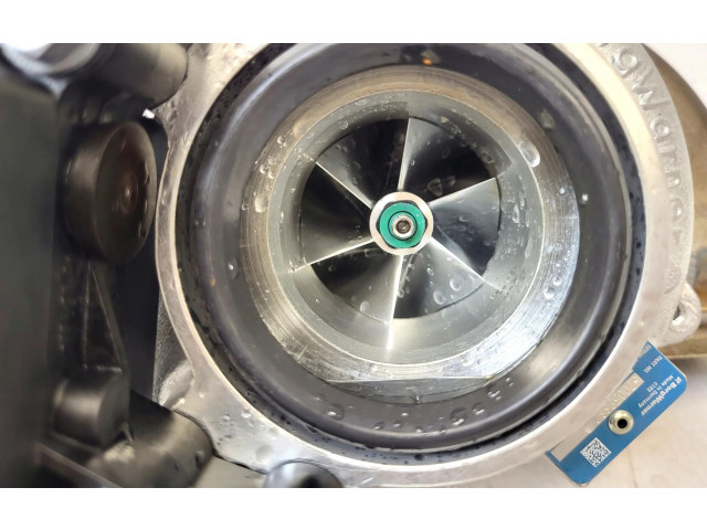 Турбина Нагнетатель Maserati Levante 670053882