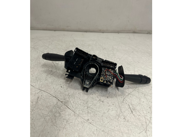 Ручка стеклоочистителей 8200792587   Dacia Duster