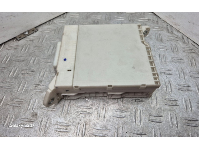   Pojistková skříňka 8273030631, 701150351   Lexus GS 300 350 430 450H 2008