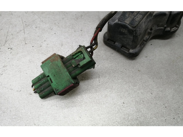 Моторчик стеклоочистителя 0390205949, 0390205948    Saab 9-5