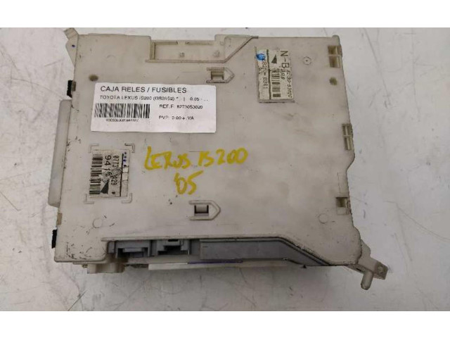 Блок предохранителей 8273053020   Lexus IS 200-300    