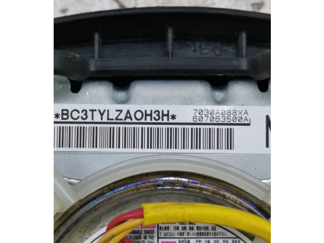 Подушка безопасности водителя 7030A088XA, 607063500A Mitsubishi Outlander