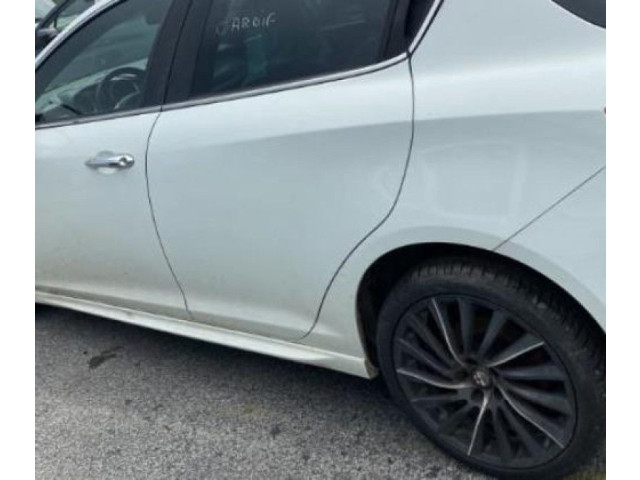 Зеркало электрическое Alfa Romeo Giulietta - года