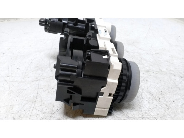 Блок управления климат-контролем P7820A221Y, 69660063   Mitsubishi Colt