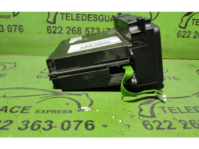 Дисплей 30752420 Volvo XC90