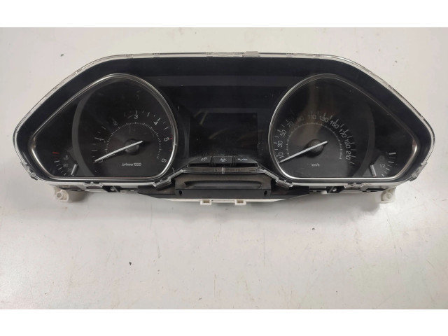 Панель приборов E137HWE4, 140398   Peugeot 2008 I       