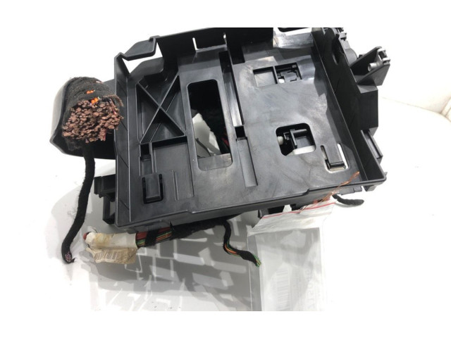 Блок предохранителей 517941395B Skoda Karoq