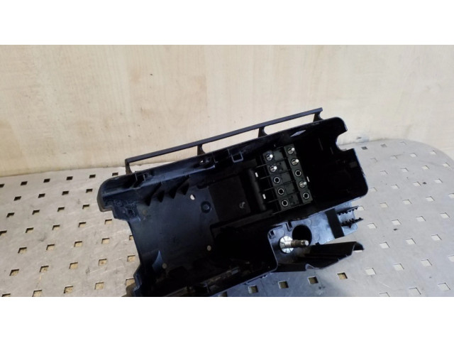 Pojistková skříňka 30797010 Volvo XC70 2007