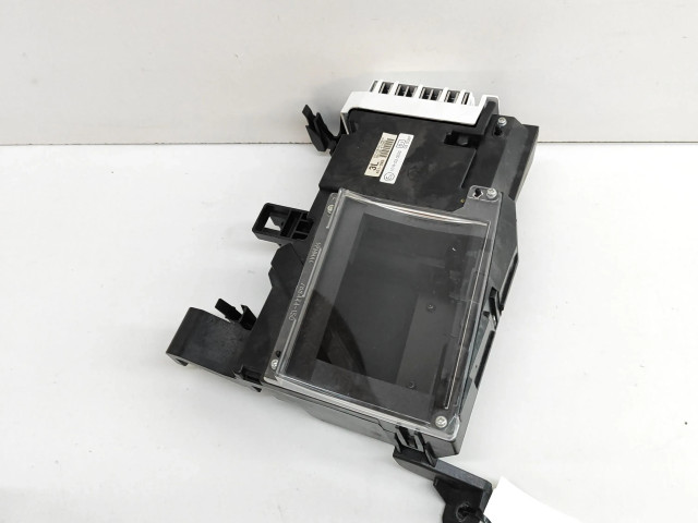 Дисплей    8310847040, 766468270   Toyota Prius+ (ZVW40)