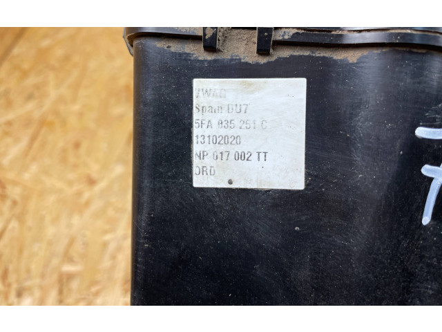 Блок управления 3V0035362A Skoda Octavia Mk4